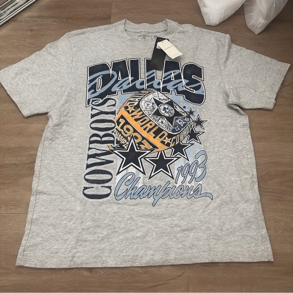 Abercrombie and Fitch Dallas Cowboys Vintage-Inspired Graphic Tee